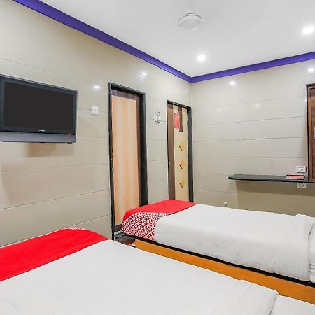 Oyo 10697 Hotel Suraj Inn Сурат Экстерьер фото